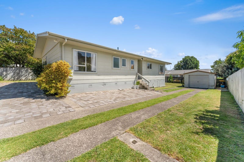 20 Dingadee Street, Welcome Bay, Tauranga - Carousel 1