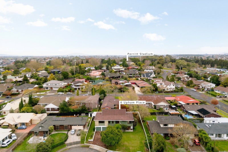 6 Upham Place, Chartwell, Hamilton - Carousel 2