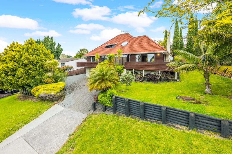 77 Haseler Crescent, Howick, Auckland - Carousel 1