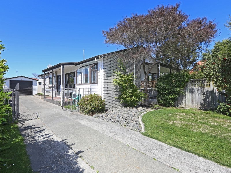 24 Whiting Crescent, Greenmeadows, Napier - Carousel 1