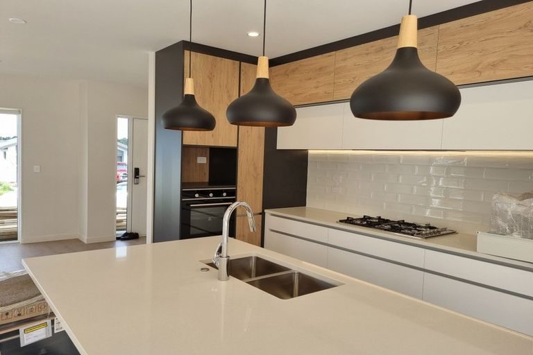 89 Vinistra Road, Kumeu - Carousel 1