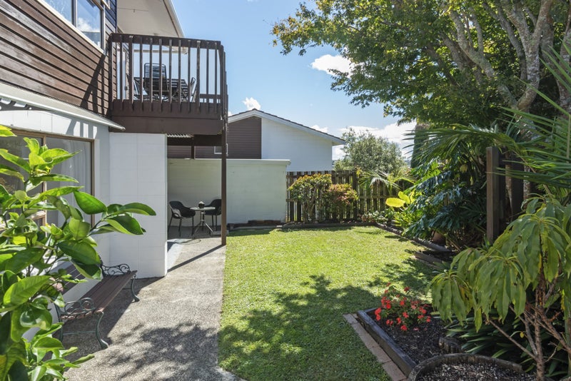 2/10 Ridge Road, Waiake, Auckland - Carousel 2