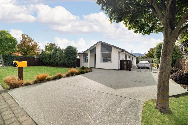 3 Little Maude Drive, Wanaka - Carousel 2