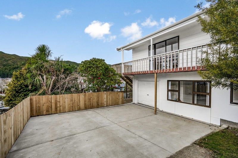 9 Naseby Grove, Wainuiomata, Lower Hutt - Carousel 2