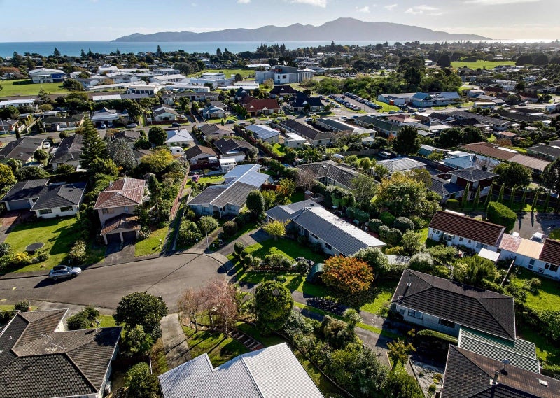 10 Kingswood Grove, Raumati Beach, Paraparaumu - Carousel 18