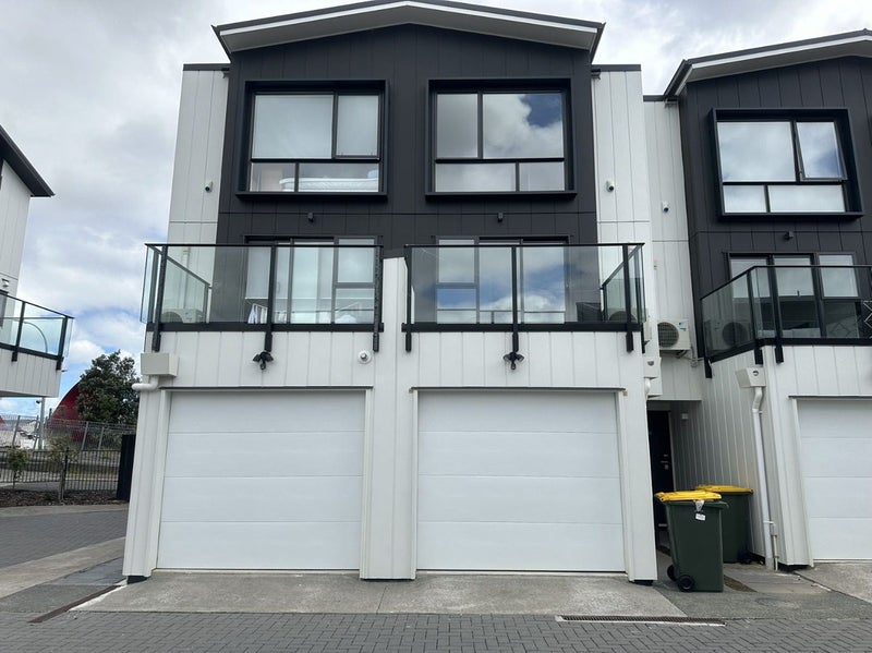 16 Red Arches Road, Henderson, Auckland - Carousel 2