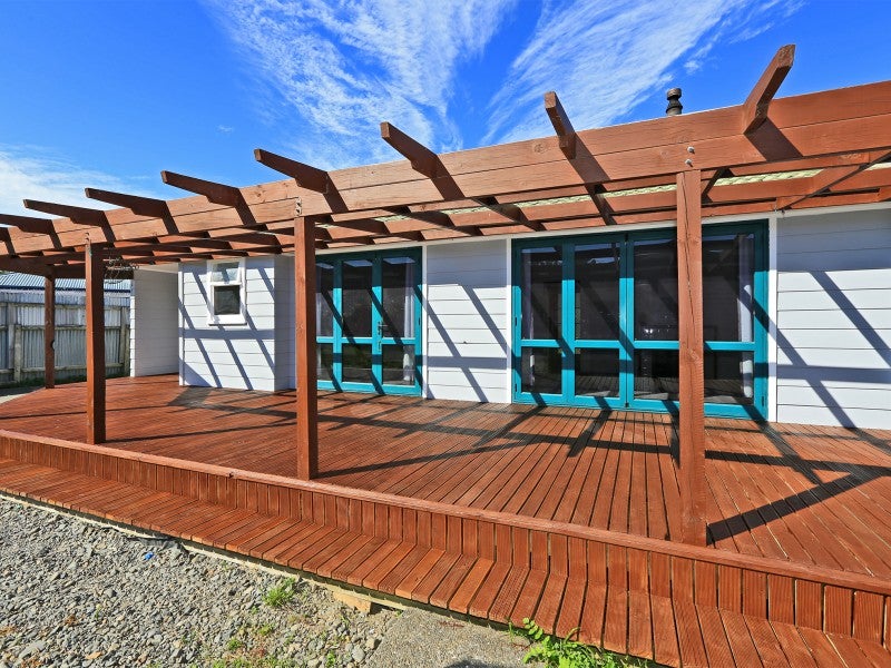 8 Bristol Place, Flaxmere, Hastings - Carousel 1