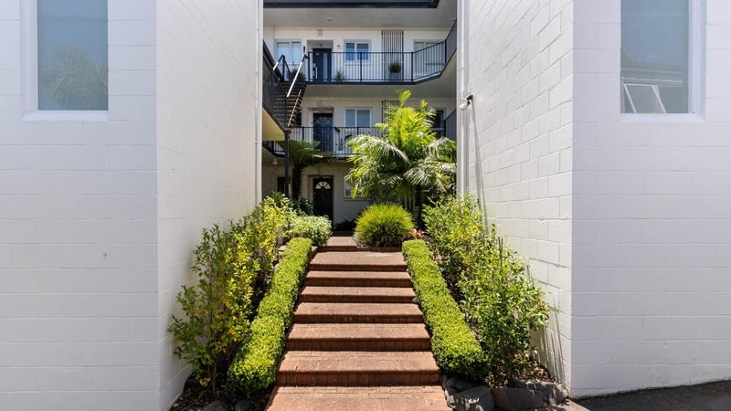 9/24A Hamilton Road, Herne Bay, Auckland - Carousel 1