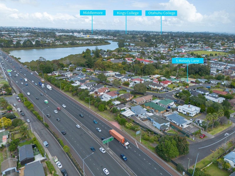 5 Melody Lane, Otahuhu, Auckland - Carousel 23