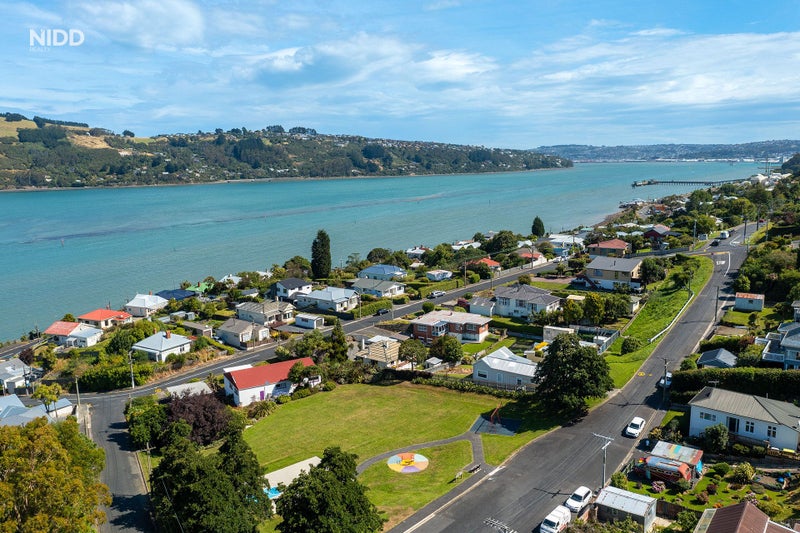 9 Athol Place, Ravensbourne, Dunedin - Carousel 2