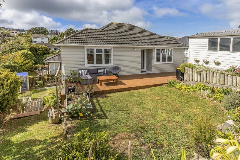 9 Stephen Street, Johnsonville, Wellington - Carousel 1