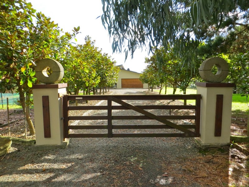 270 Polson Hill Drive, Palmerston North - Carousel 1