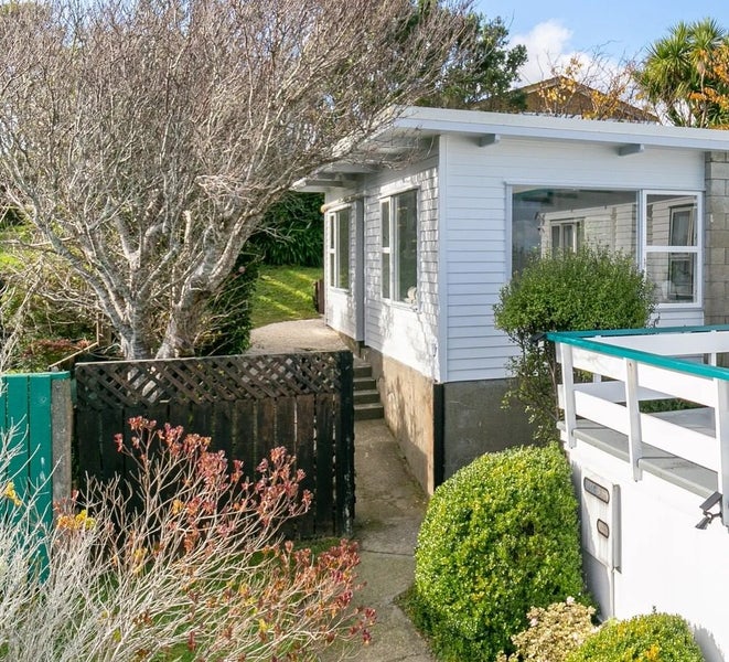 49A Cypress Drive, Maungaraki, Lower Hutt - Carousel 1