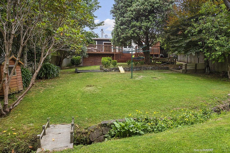 6 Woodstock Terrace, Tawa, Wellington - Carousel 2
