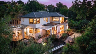 5 Oakford Park Crescent, Greenhithe, Auckland - Carousel 1