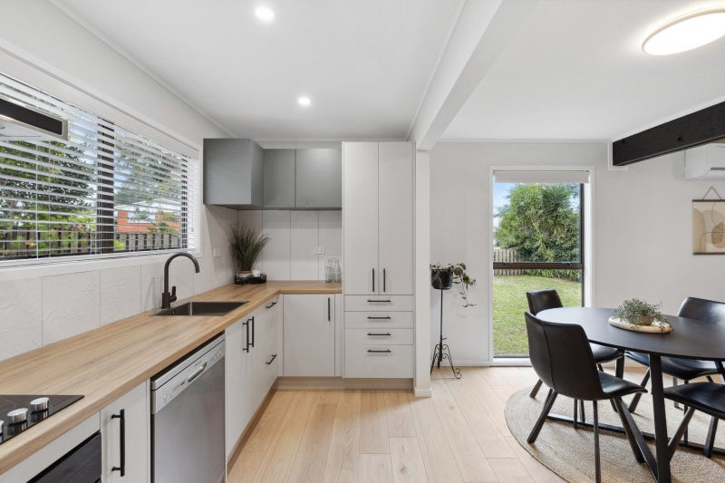 3 Exeter Street, Glenview, Hamilton - Carousel 2