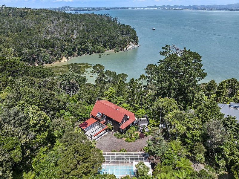 76 Island Bay Road, Beach Haven, Auckland - Carousel 1