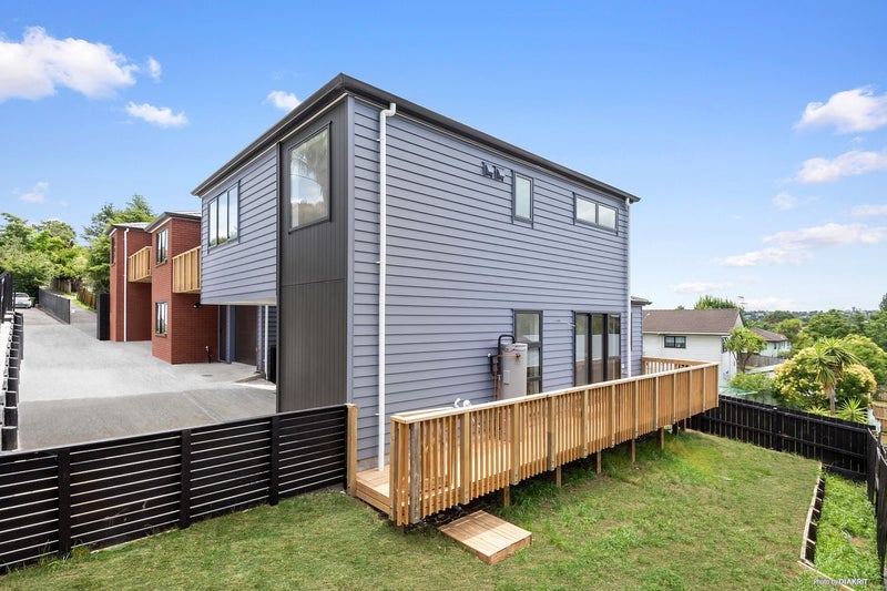 6B Landsdale Place, Massey, Auckland - Carousel 2