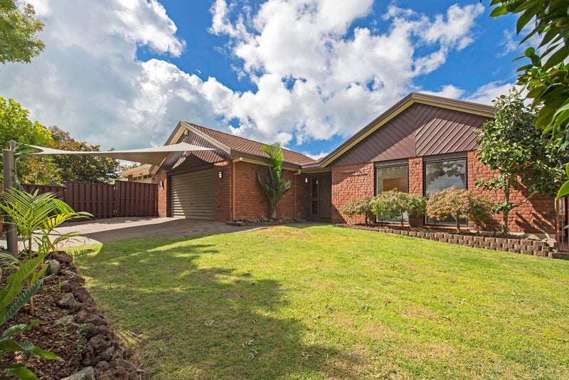 10 Parramatta Place, Botany Downs, Auckland - Carousel 2