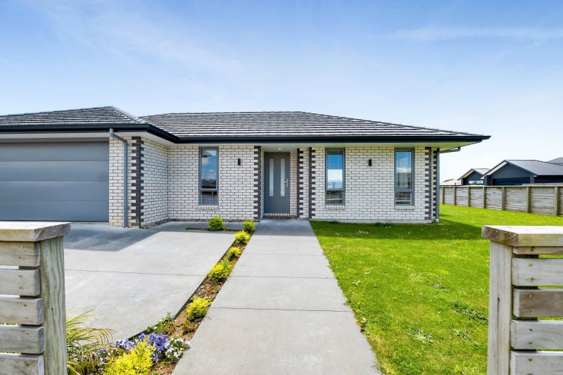 11 Atutahi Street, Hurdon, New Plymouth - Carousel 1