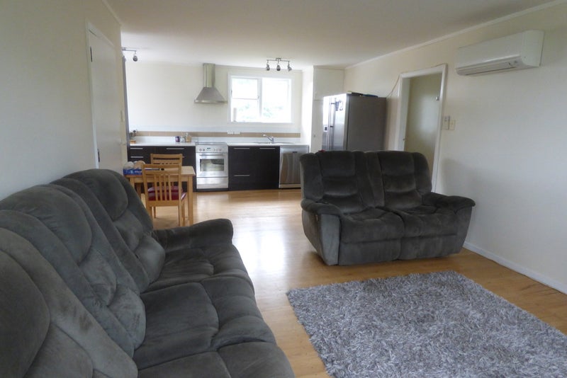 95 Glenpark Avenue, Frankleigh Park, New Plymouth - Carousel 1