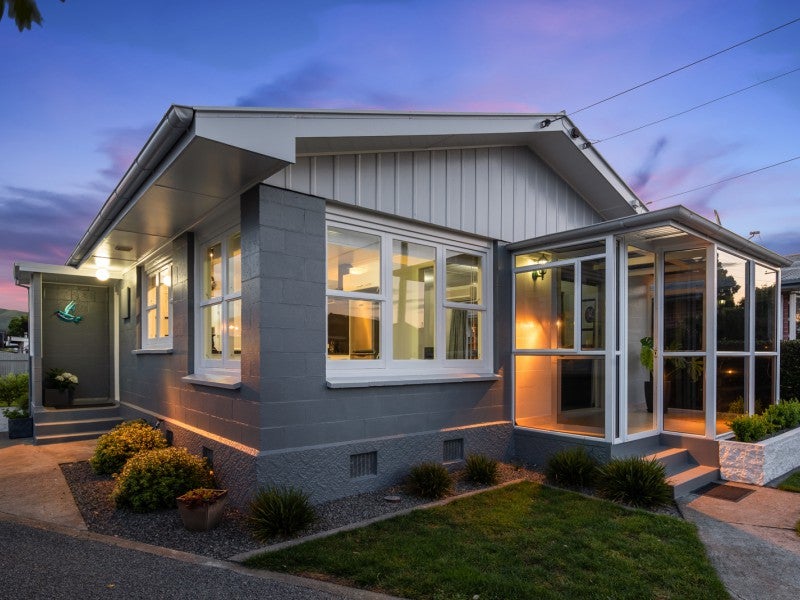 8 Houghton Crescent, Redwoodtown, Blenheim - Carousel 1