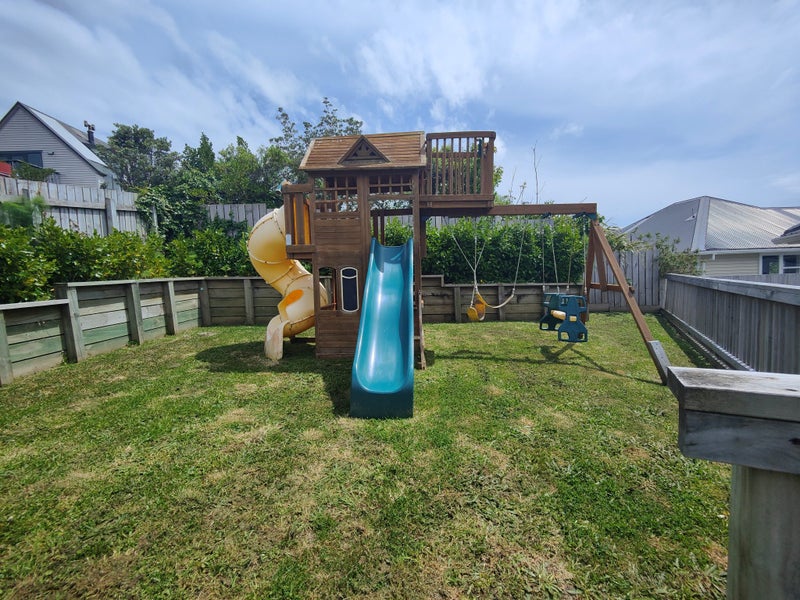 38 Lyndfield Lane, Newlands, Wellington - Carousel 11