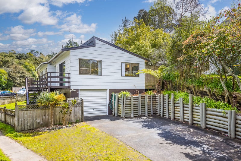 1/21 Jenanne Place, Tōtara Vale, Auckland - Carousel 1