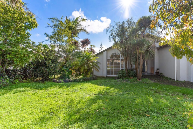 14 Robina Court, Burswood, Auckland - Carousel 15