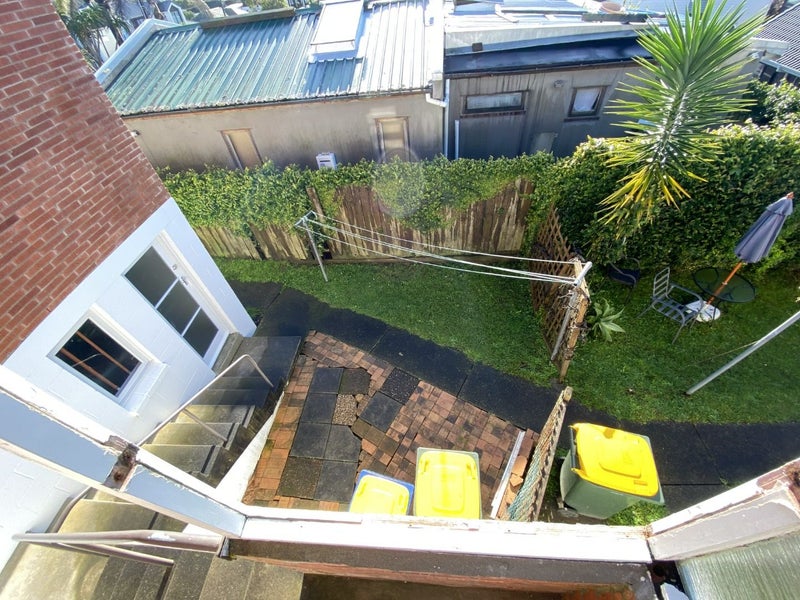 1/27 Corunna Road, Milford, Auckland - Carousel 14