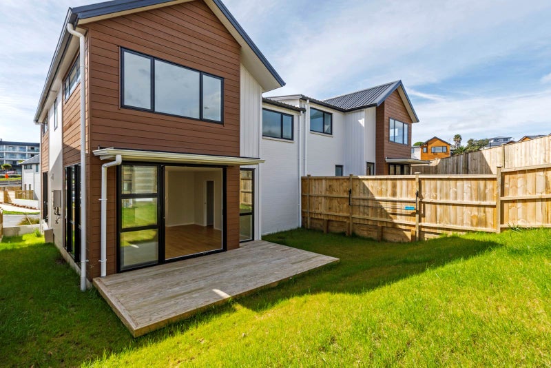 18 Seafarer Crescent, Stanmore Bay, Whangaparaoa - Carousel 2