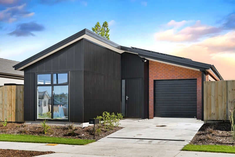 15 Waruhia Crescent, Rototuna North, Hamilton - Carousel 2