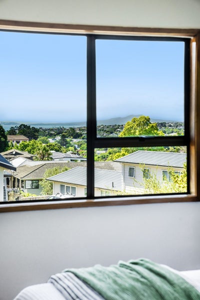 14 Deverell Place, Northcross, Auckland - Carousel 2