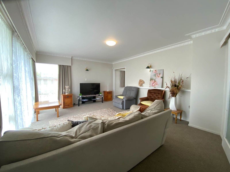 86 Botany Road, Botany Downs, Auckland - Carousel 2