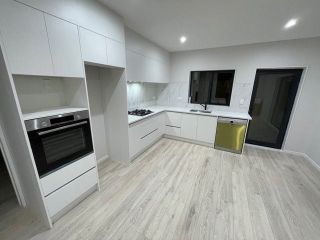 11A Hardington Street, Onehunga, Auckland - Carousel 1