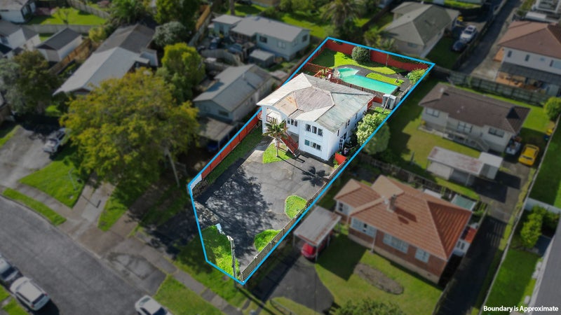 25 Blacklock Avenue, Henderson, Auckland - Carousel 13