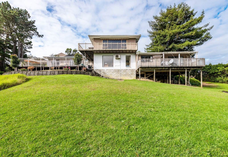 1028 East Coast Road, Fairview Heights, Auckland - Carousel 1