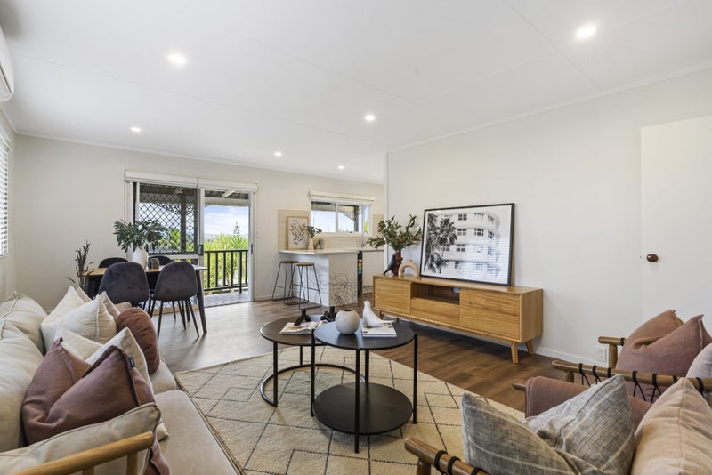 2 Bellringer Road, Massey, Auckland - Carousel 1