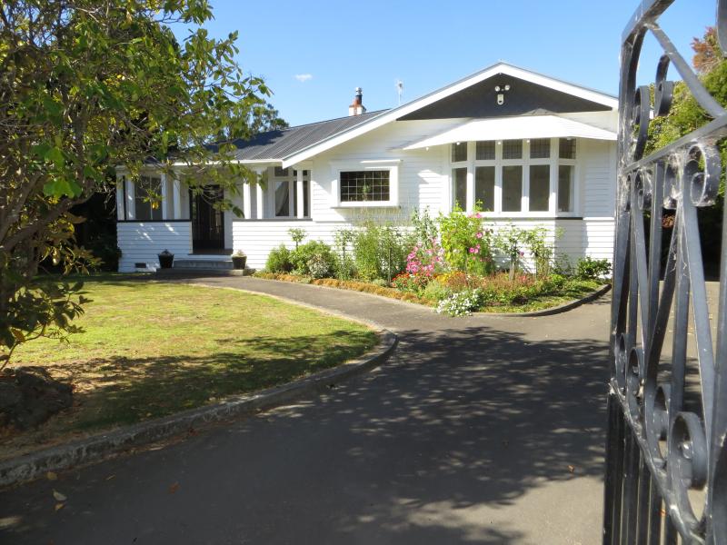 27 Batt Street, West End, Palmerston North - Carousel 2