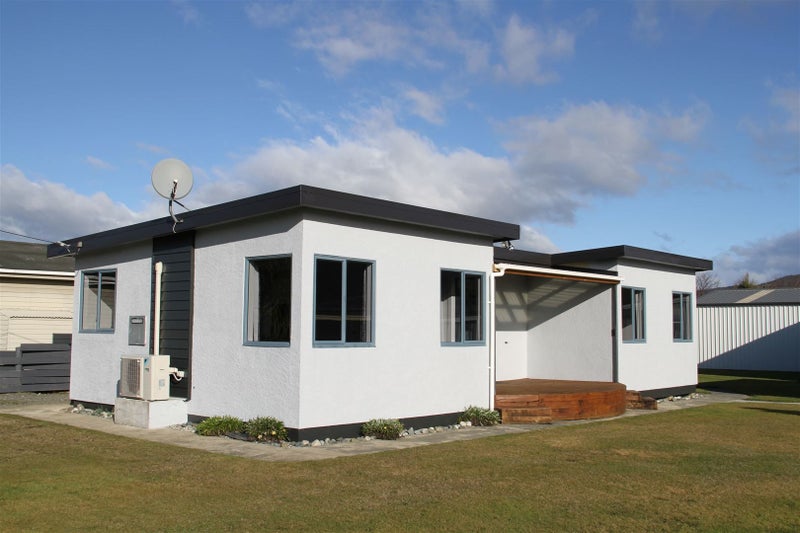 49 Moana Crescent, Te Anau, Te Anau - Carousel 1