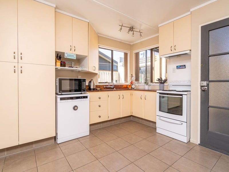 27D Prince Albert Road, Saint Kilda, Dunedin - Carousel 2