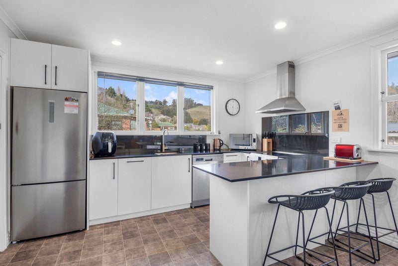 3 Quarry Road, Green Island, Dunedin - Carousel 2