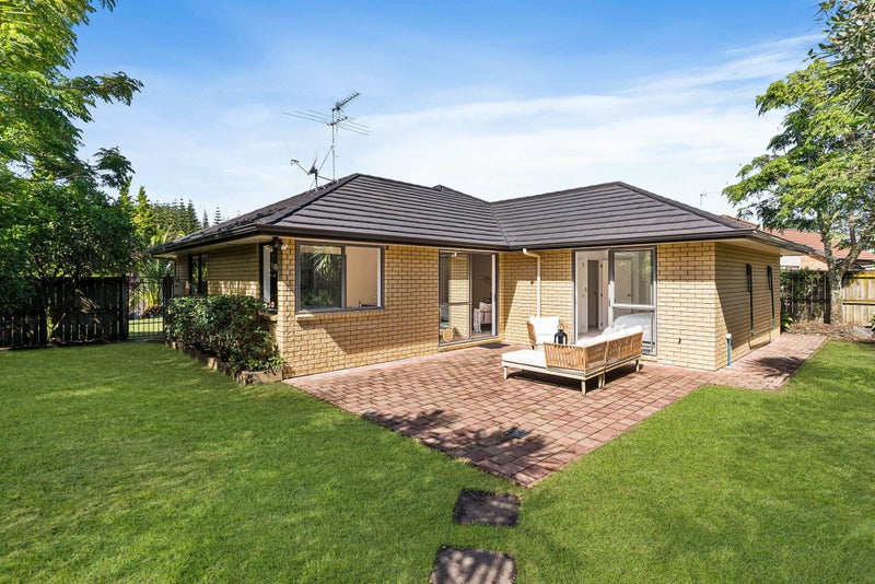 6 George Deane Place, Greenhithe, Auckland - Carousel 1