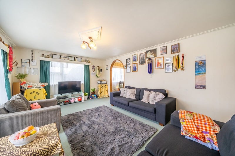 39 Beaumaris Crescent, Ascot Park, Porirua - Carousel 2