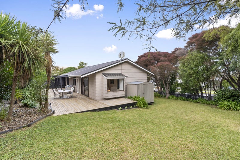 2 Gosford Drive, Botany Downs, Auckland - Carousel 2