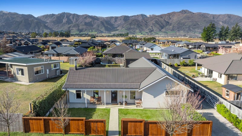 25 Bell Street, Wanaka - Carousel 2