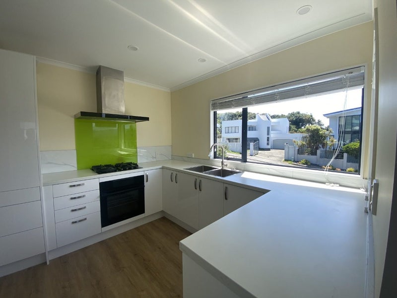 6 Bury Grove, Strathmore Park, Wellington - Carousel 2