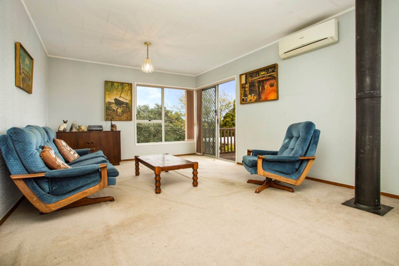 12A Oliver Twist Avenue, Mellons Bay, Auckland - Carousel 2