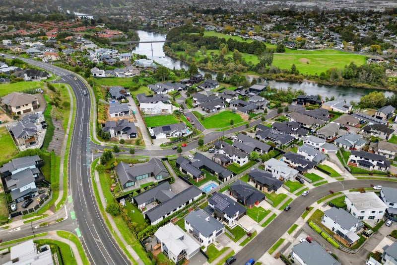 66 Featherstone Drive, Flagstaff, Hamilton - Carousel 3