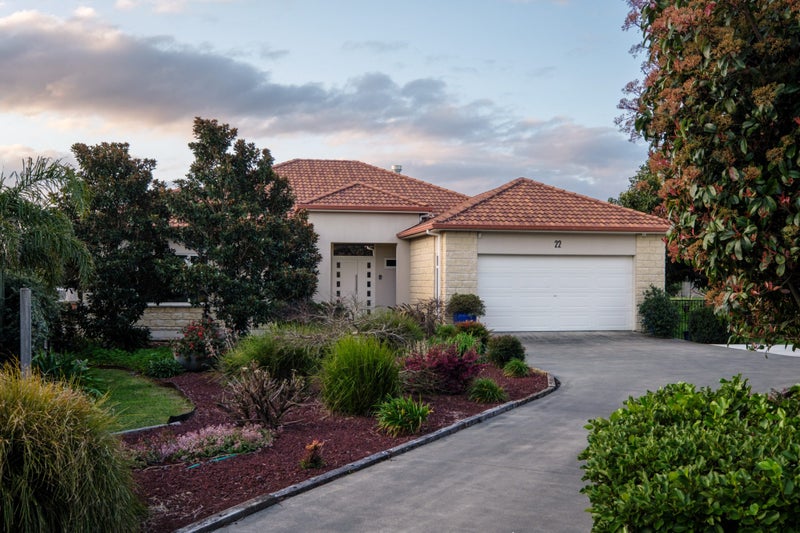 22 Charteris Rise, Riverdale, Gisborne - Carousel 1